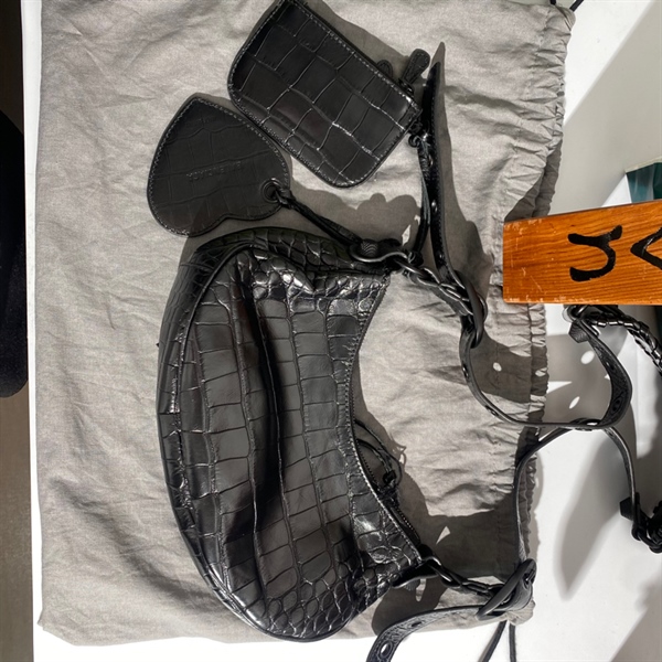 Túi Balenciaga + charm KG +