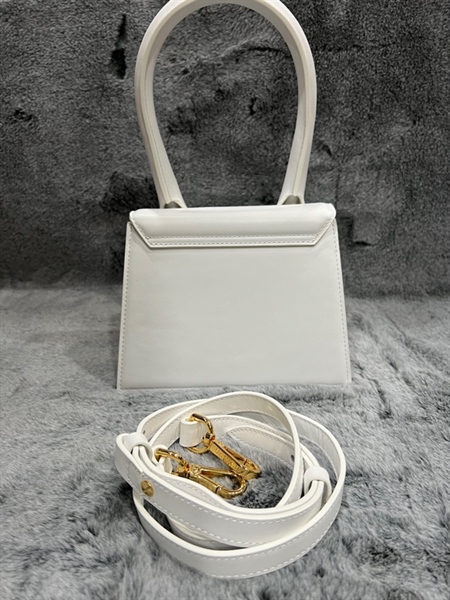 Túi Jacquemus màu trắng KG+