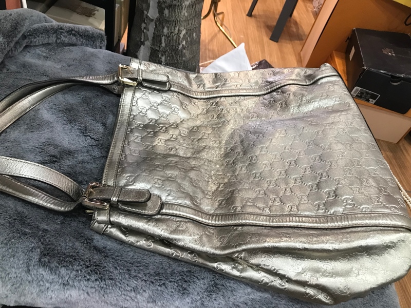 Túi xách GG màu bạc+