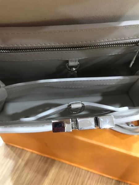 Túi LV Capu sao biển đính đá KG+