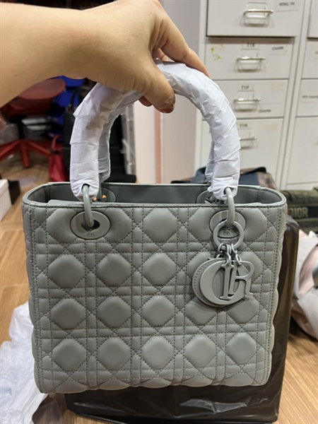 Túi Dior Lady màu xám size Medium KG+