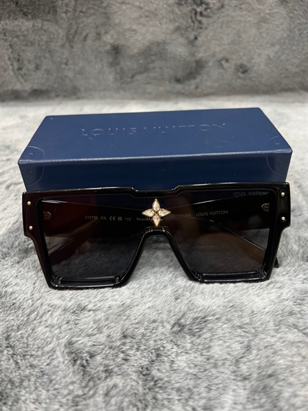 Kính LV đen +