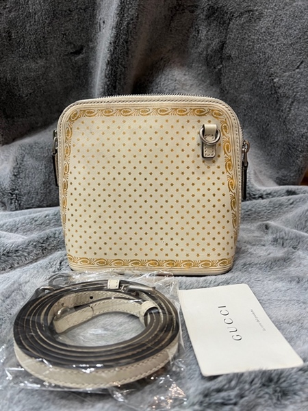 Túi đeo chéo GG trắng ngôi sao nhỏ vàng KG+