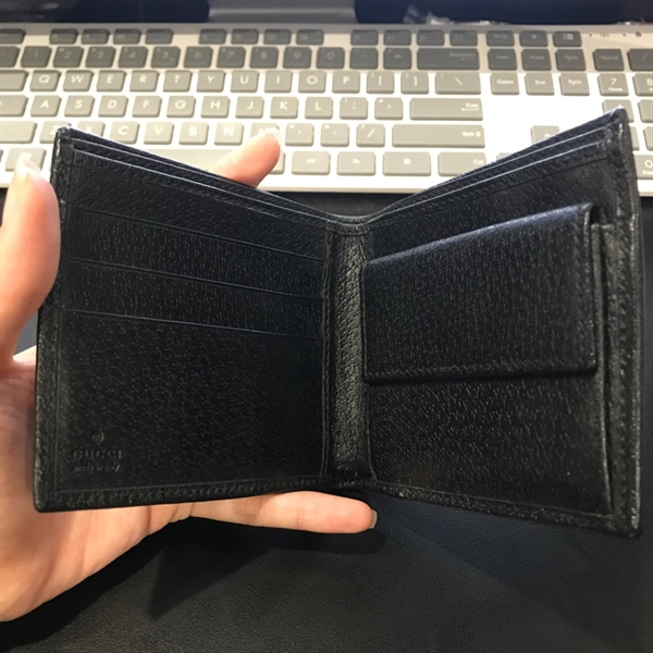 Ví GG đen sọc xanh đỏ +