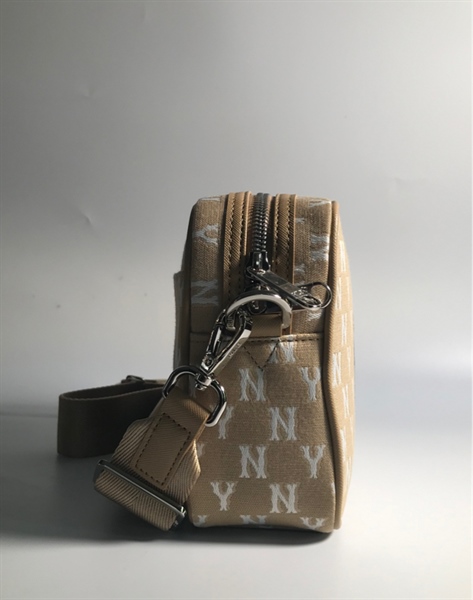 Túi MLB màu cf sữa có túi nhỏ kèm KG+