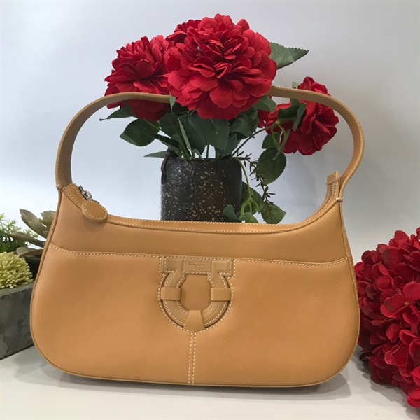 Túi Savatore Ferragamo