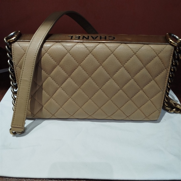 Túi chanel nude khóa hình chữ nhật vàng KG +