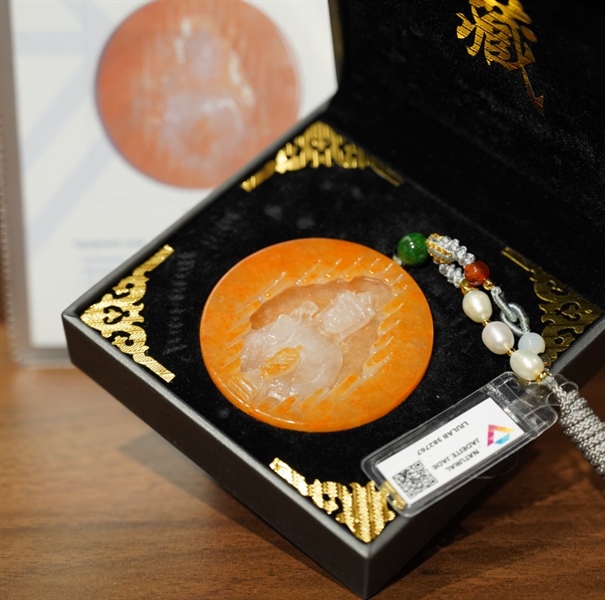 Mặt cẩm huyết 382767 +