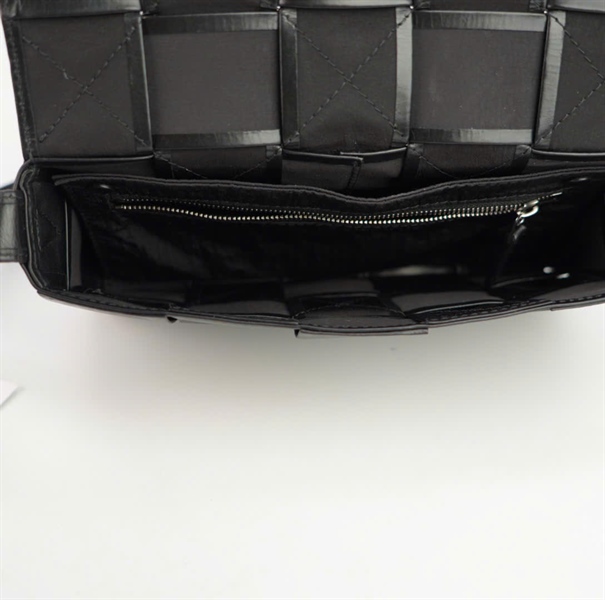 Túi Bottega đan ô vuông màu đen size 22 +