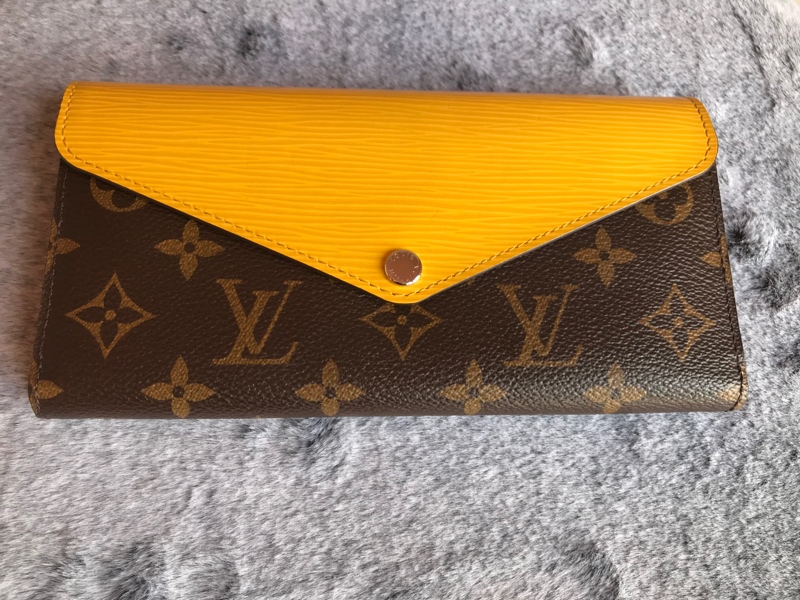 Ví Dài LV Gập 3 Nâu Phối Vàng+