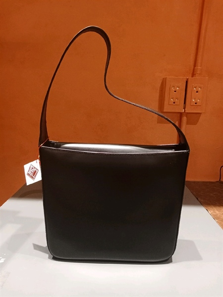 Túi Gucci kẹp nách màu đen +