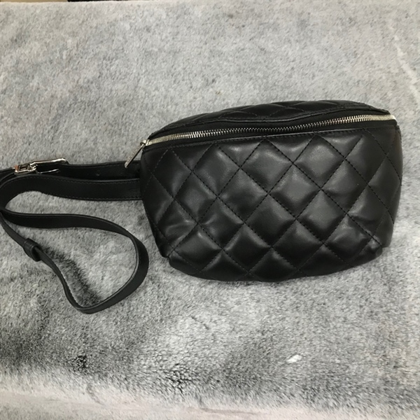 Túi Chanel Bumbag da đen +