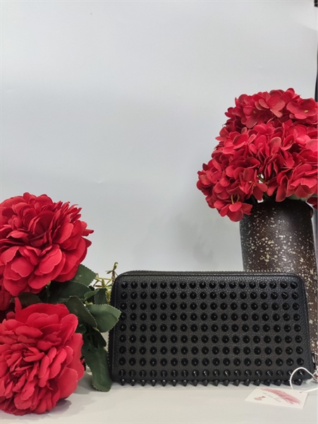 Ví Christian Louboutin KG