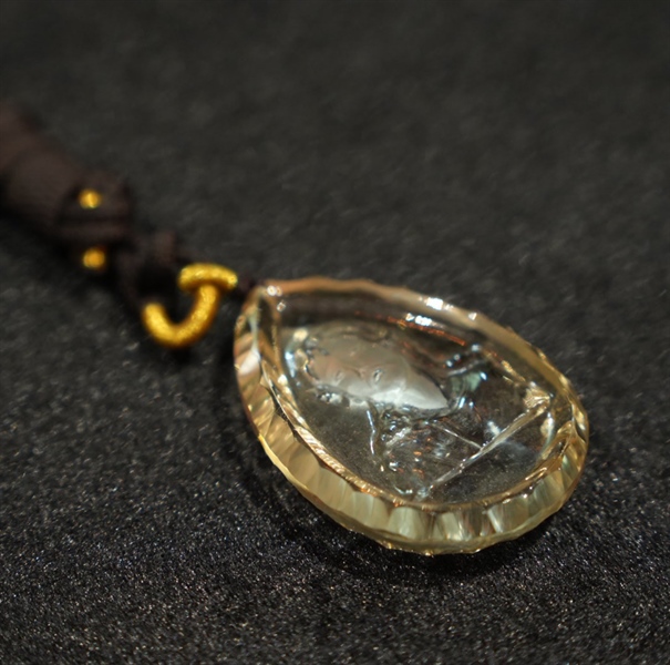 Mặt Chúa thạch anh cắt giác+