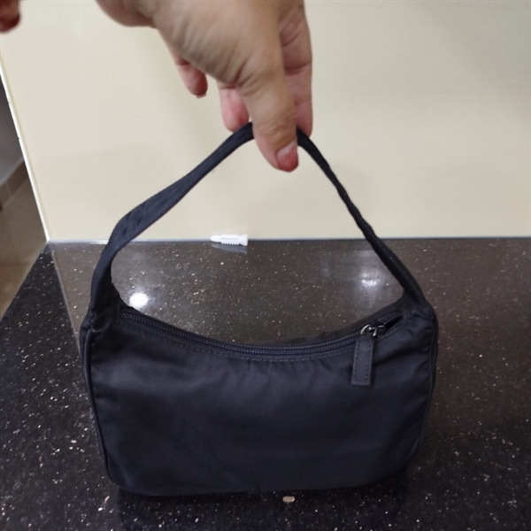 Túi Kẹp Nách Prada Đen KG+