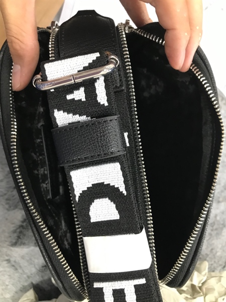 Túi Karl Lagerfeld Đen Báo Hình Chó KG+