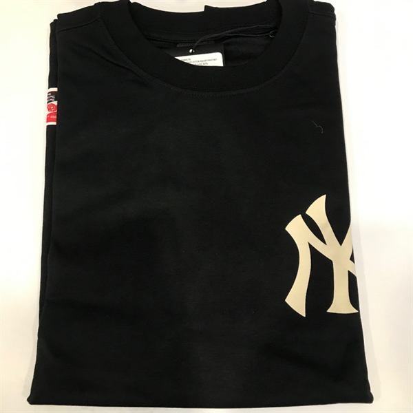 Áo thun NY đen chữ kem size M KG+