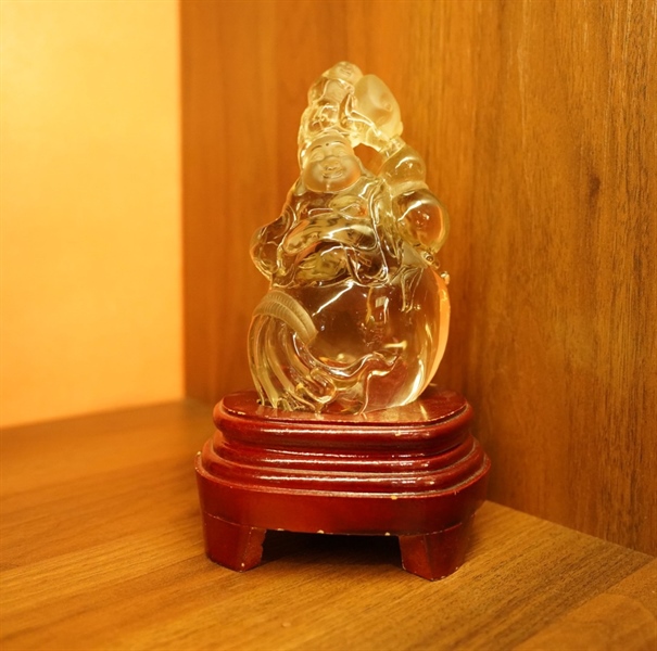 Tác phẩm Di Lặc thạch anh trắng trong VIP 277786 - CÓ ĐÊ +