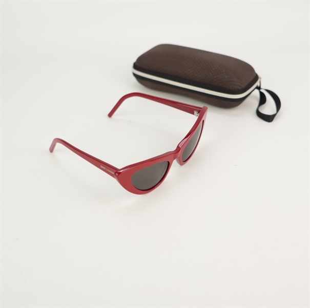 Kính YSL màu đỏ KG+