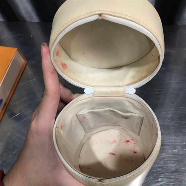 Túi Gucci cầm tay kem +