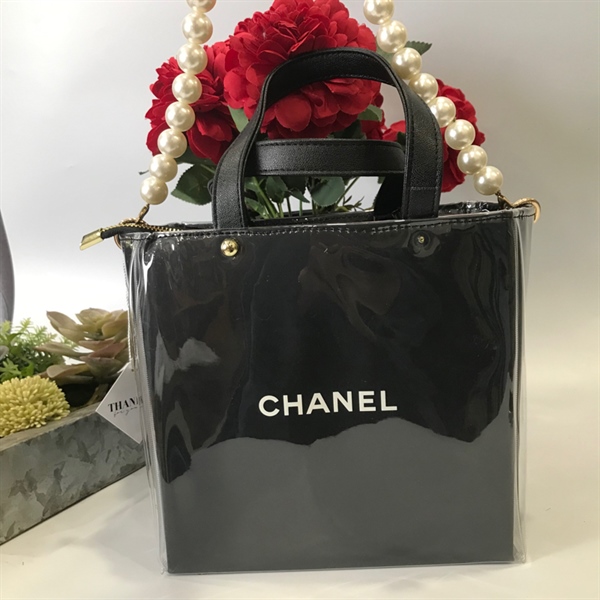 Túi Chanel vuông đen