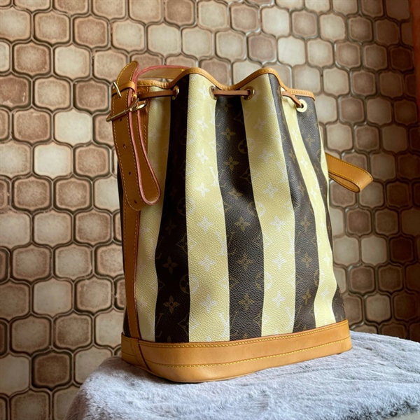 Túi toe LV sọc be nâu +