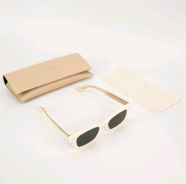 Kính mát One Brilliant màu trắng ngà 62189 C6 KG+