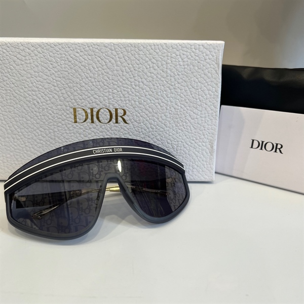 Kính Dior