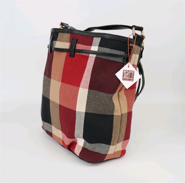 Túi Blue Label ô vuông đen phối đỏ KG+