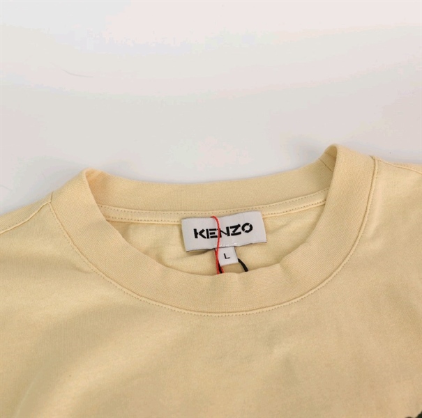 Áo thun Kenzo màu kem thêu hổ KG+