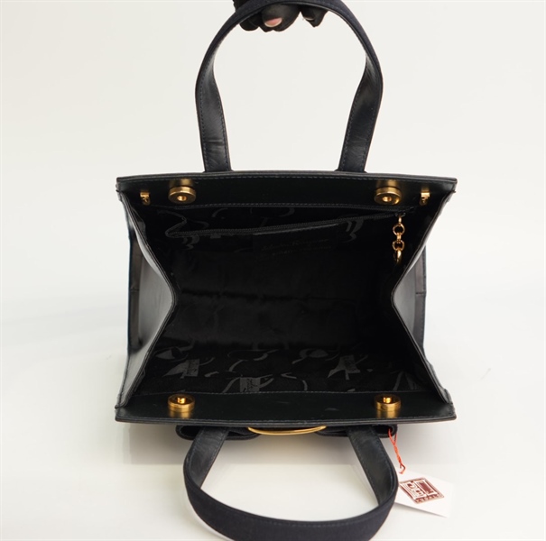 Túi Salvatore màu đen KG+