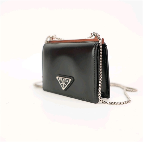Túi xách Prada đen bóng mini KG+