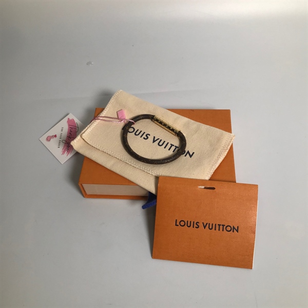 Vòng tay LV nâu charm tròn KG+