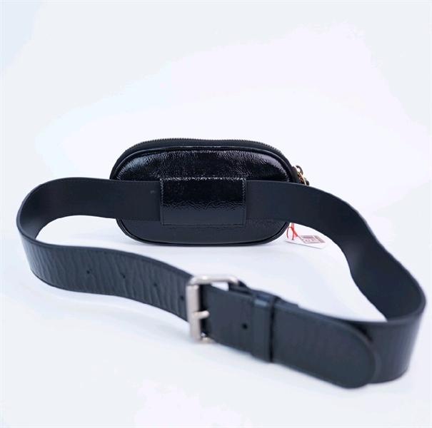 Túi GG đeo chéo đen chữ vàng +