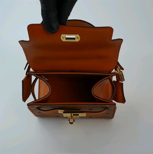 Túi MCM nâu 18cm KG+