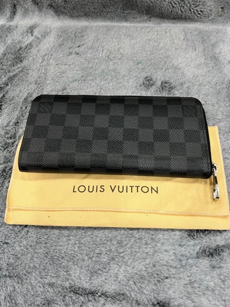 Ví LV dài ô vuông đen+