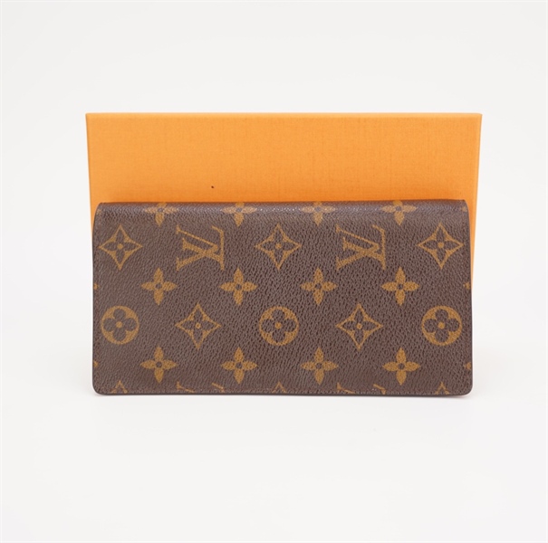Ví dài LV hoa nâu gập 2+