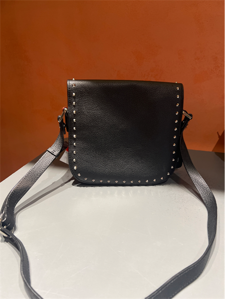 Túi MCM viền đinh đen ++