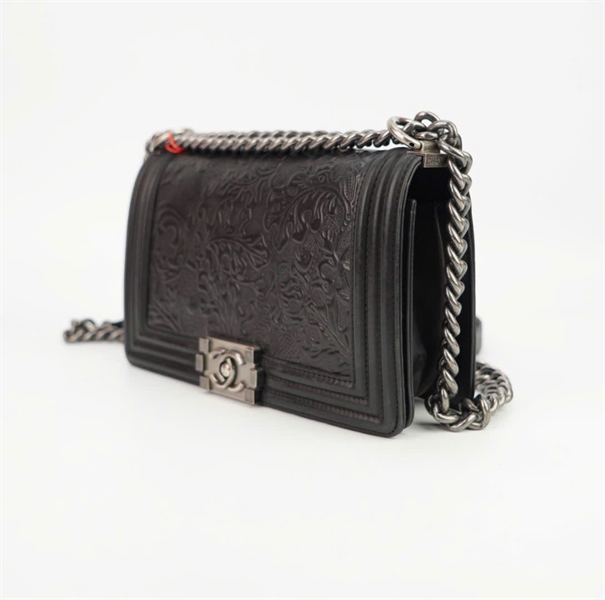 Túi Chanel đen in hình size 24 ++