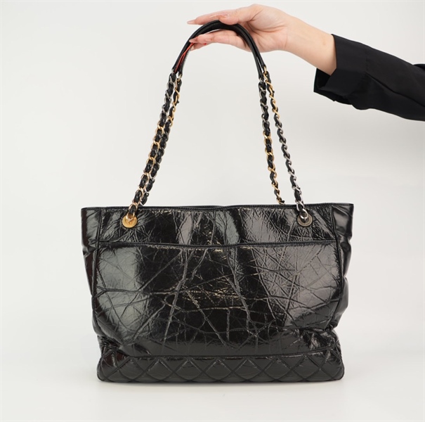 Túi Chanel đen quai xích +