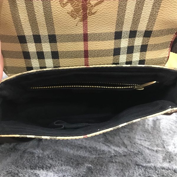 Túi đeo chéo BBR sọc vàng phối da nâu +