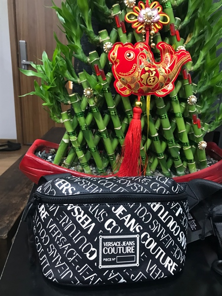 Túi Bao Tử Versace Chữ Trắng KG+