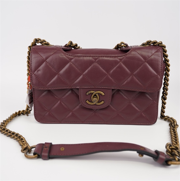 Túi Chanel màu nho lòng đỏ++