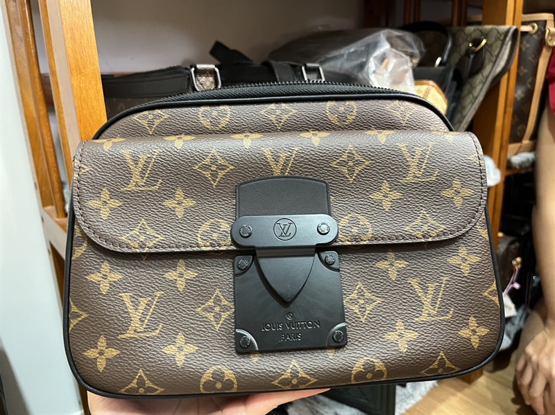 Túi LV nâu khóa đen +