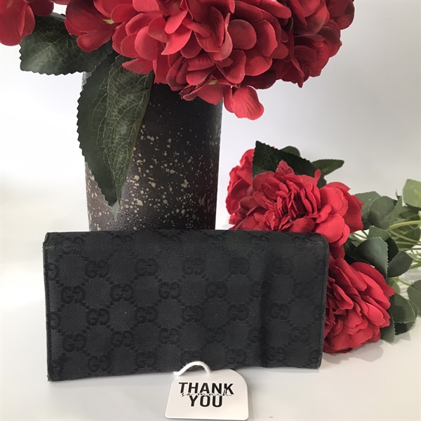 Ví dài đen Gucci