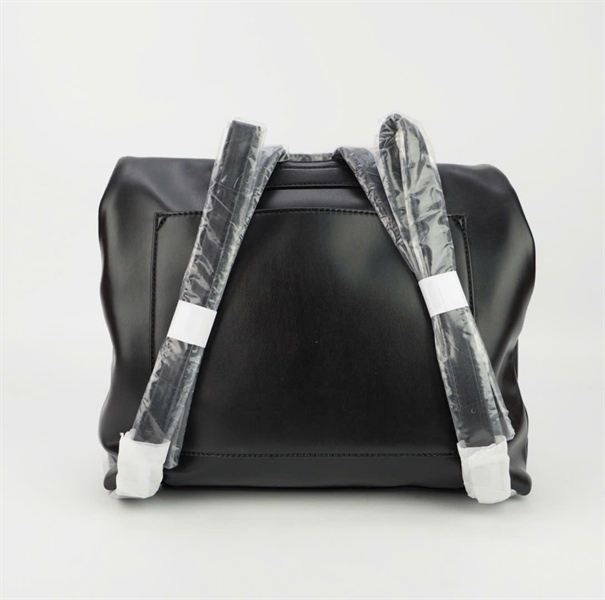 Túi Dkny màu đen size 30 KG+