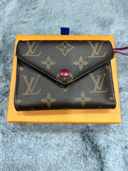 Ví LV nút đỏ lòng đỏ +