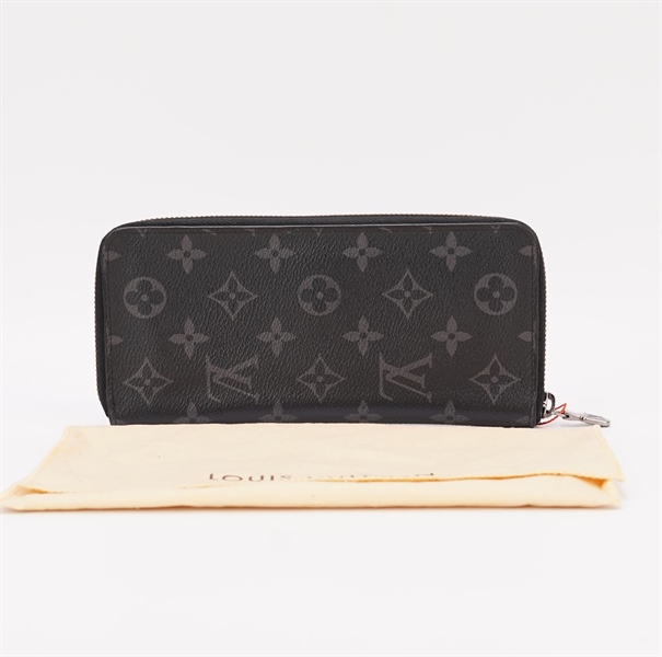 Ví dài LV hoa nâu đen khoá bạc size 20cm +