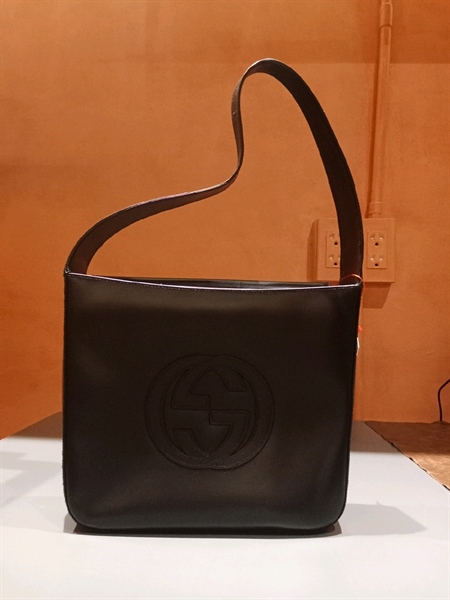 Túi Gucci kẹp nách màu đen +