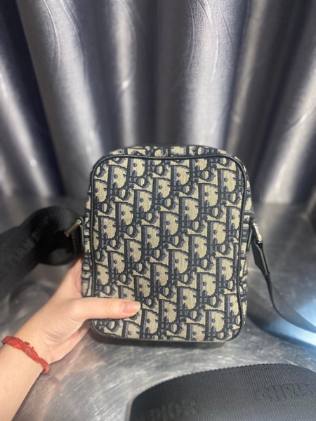 Túi đeo chéo Dior KG+